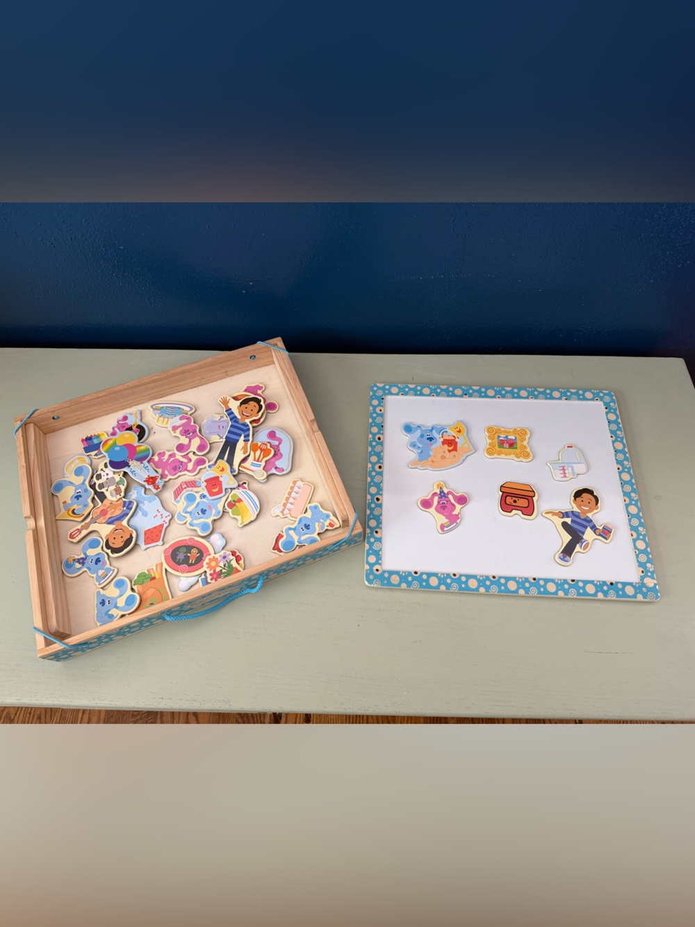 Melissa & Doug Blue's Clues & You! Wooden Magnetic Picture Game Box with Pieces